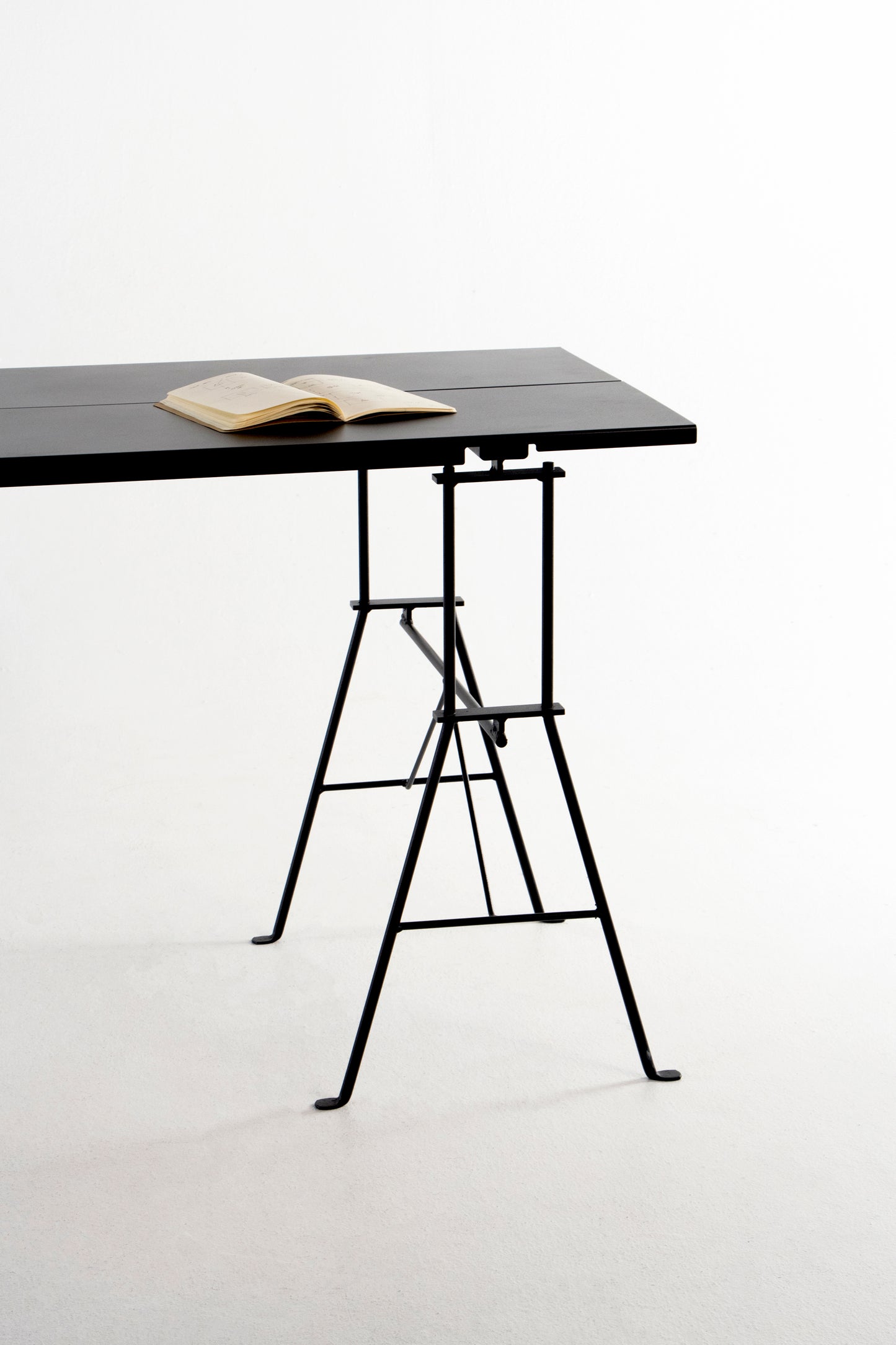 Bricolo Trestle Table - Atelier Jones Design 